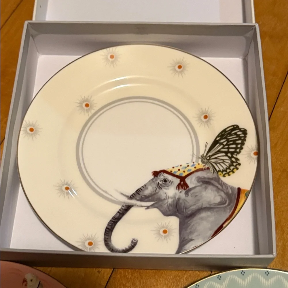 Yvonne Ellen London Tea-Time Set of 4 Tea Plates, Carnival Animals - Picture 12 of 15